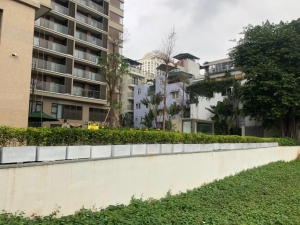 Mẫu thiết kế hiện đại sử dụng chậu gỗ nhựa Composite