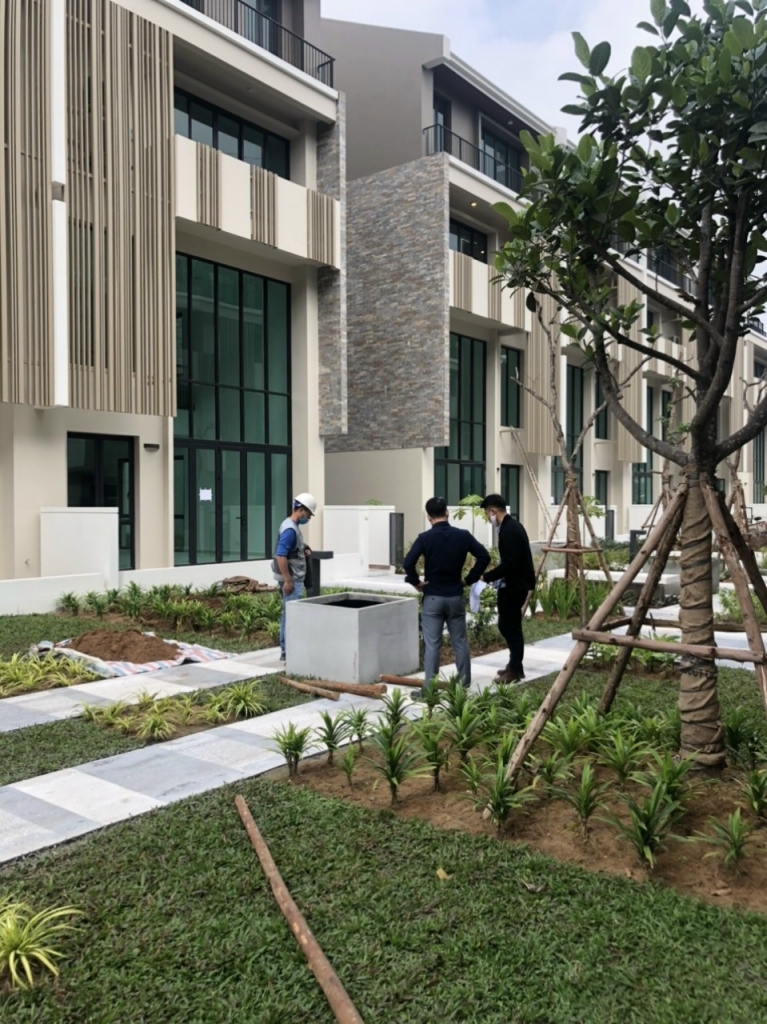 Giai đoạn trang trí sân vườn